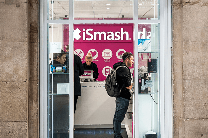 iSmash – Victoria Station